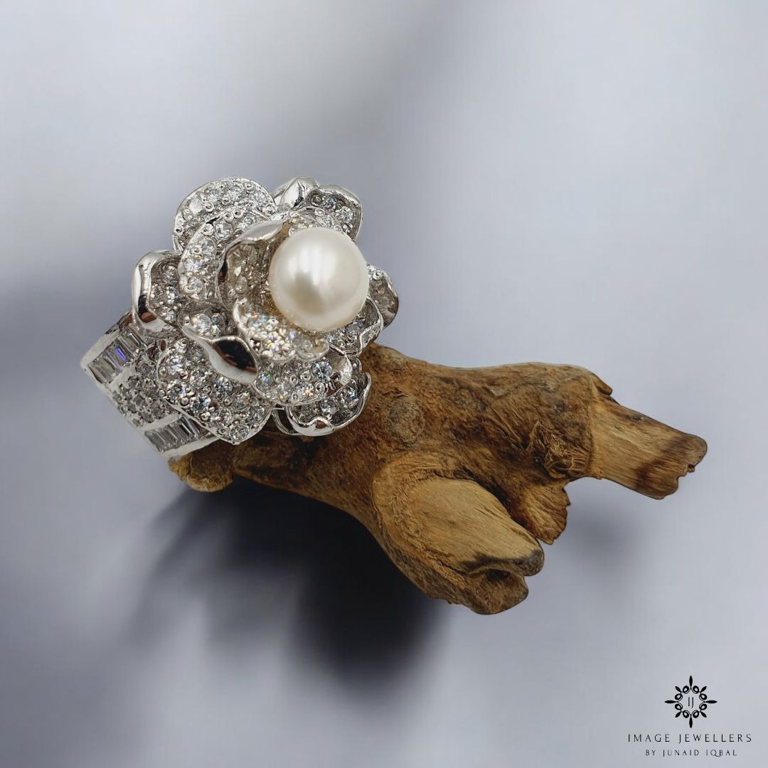 Chic Floral Pearl